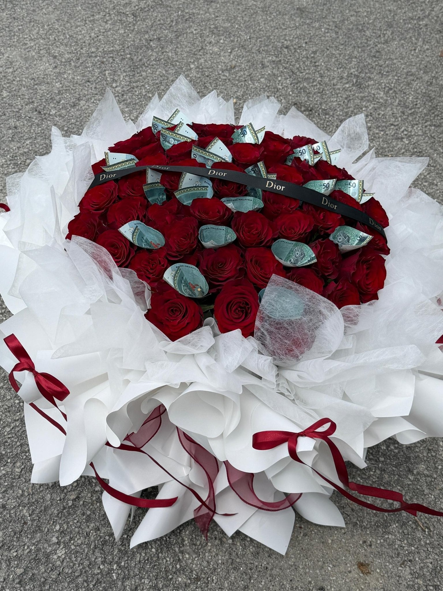 1,000 CASH with 50 Red Roses Bouquet - FLOWERHOLIC