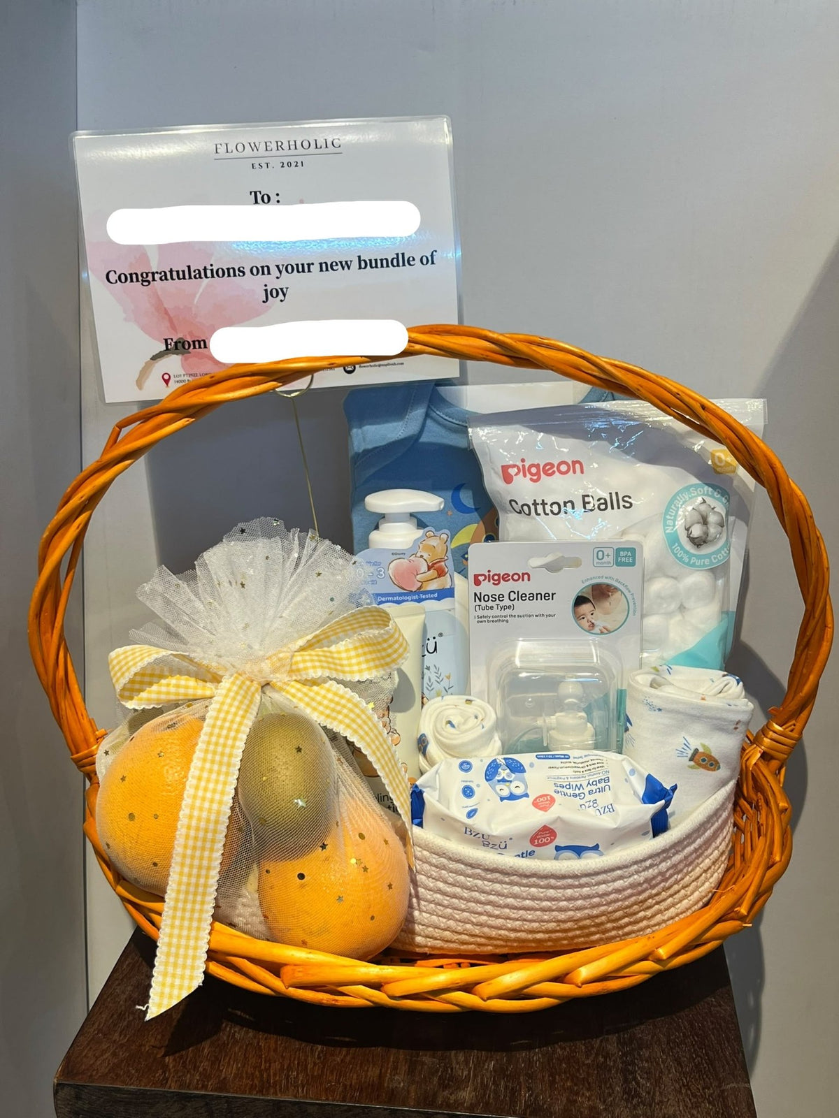 Fruits and Gift Basket___07 - FLOWERHOLIC