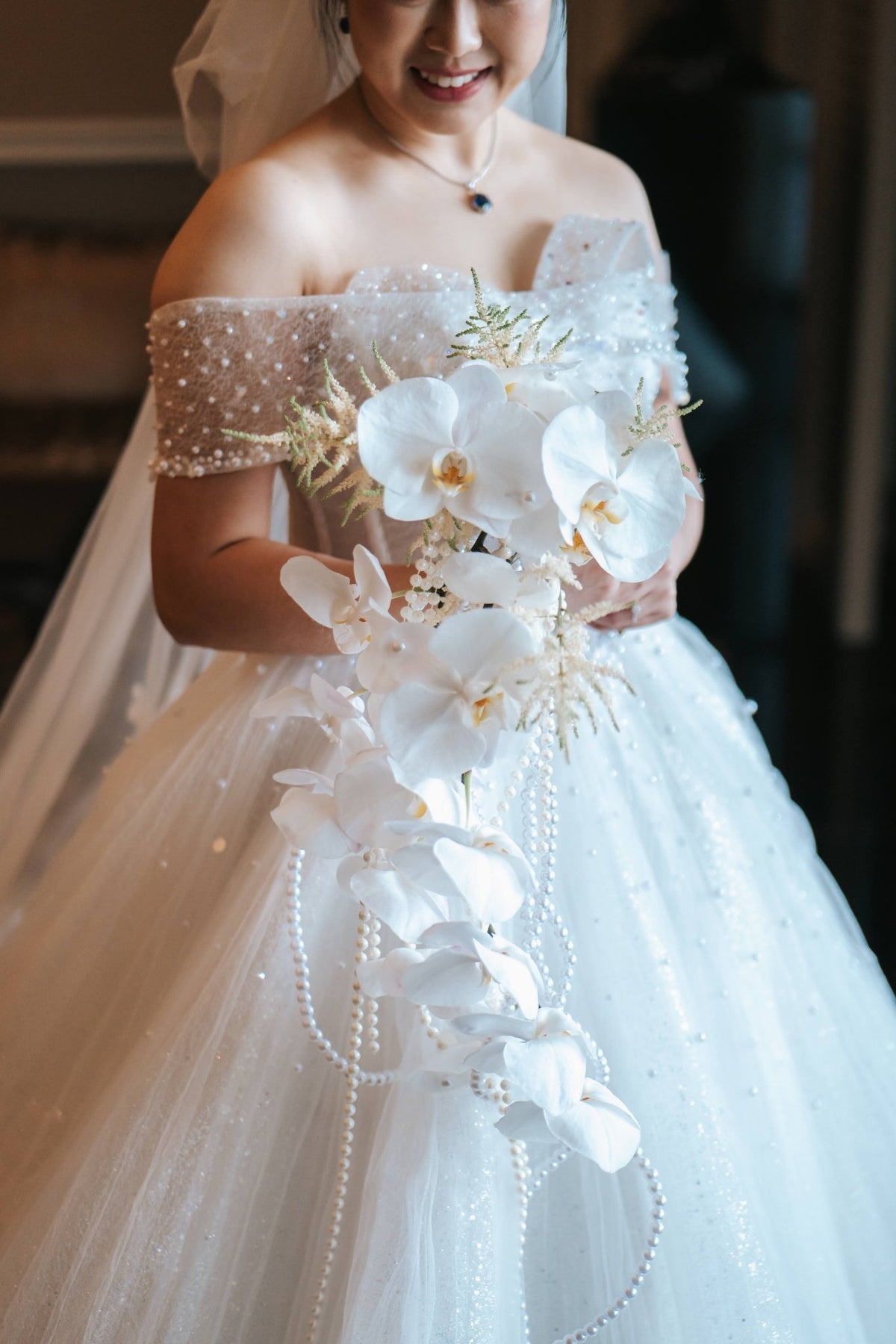 White Phalaenopsis Premium Bridal Bouquet - FLOWERHOLIC